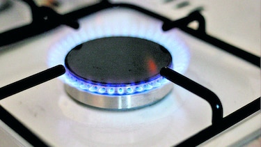 Explosión por fuga de gas en apartamento de Villa Lorena deja una persona herida