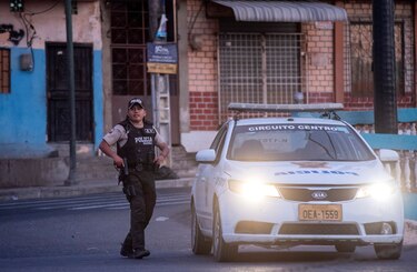 28 detenidos en Ecuador tras ola de ataques violentos