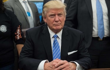 Falso reclamo electoral empaña el esfuerzo conciliador de Trump