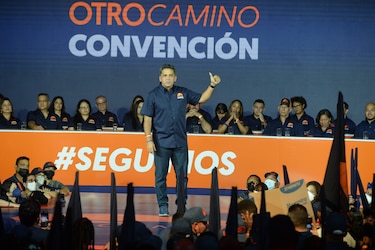 Otro Camino ratifica a Ricardo Lombana en su convención