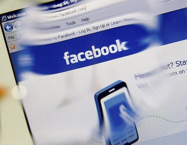 Facebook restablece su servicio; interrupción afectó a varios países