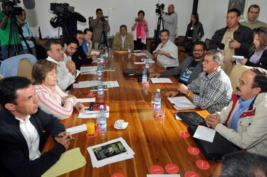 FARC prevé informe sobre el diálogo antes de finalizar mayo