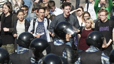 350 arrestados en protestas contra Vladimir Putin en Rusia