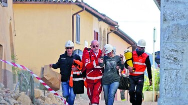 Fuerte sismo, sin reporte de víctimas