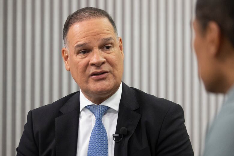 Pedro Miguel González vuelve al ruedo: quiere la secretaría general del PRD, critica a Benicio Robinson y fustiga a Mulino