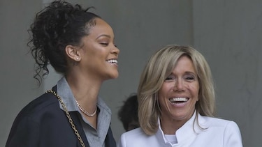 Francia: Macron recibe a Rihanna en el Palacio del Elíseo