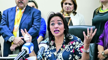 Ada Romero despide, llora e insulta a sus subalternos