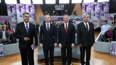 México: insultos entre favoritos en sondeos centran debate