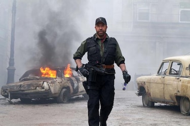 Estudio científico revela que ver películas de acción hace que engordes más