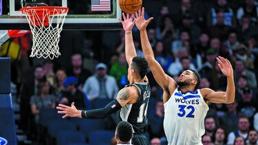 Towns llega a 51 doble-doble