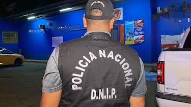 Investigan el asesinato de dos personas en Rana de Oro, Pedregal