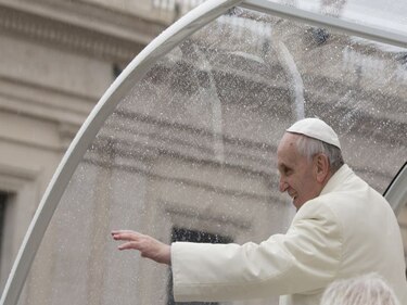 El Papa llama a cristianos a superar divisiones