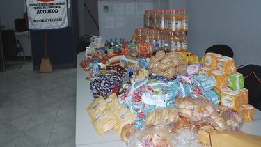 Productos sin precios en anaqueles