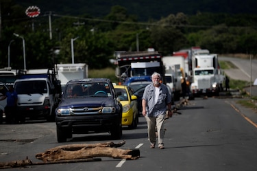 Cuatro personas han muerto en medio de las protestas