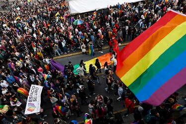 Miles de personas piden en Chile la derogación de la última ley homofóbica