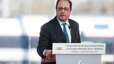 Dos heridos durante discurso del presidente François Hollande
