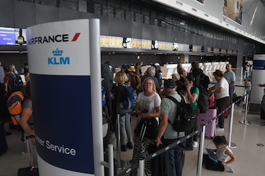 Air France y KLM comienzan a operar y chequear pasajeros en la T2