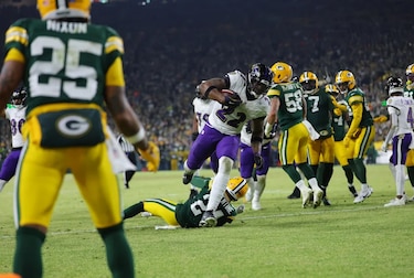 NFL: Derrick Henry firma un partido de cuatro touchdowns y 216 yardas en Lambeau Field