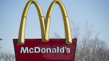 Beneficios trimestrales de McDonald's bajan un 33%
