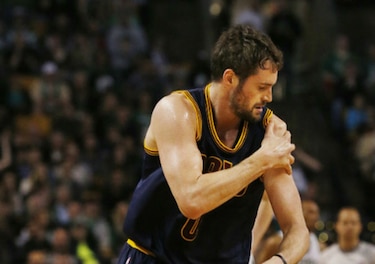 Kevin Love rescinde contrato con Cavaliers