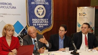 Minsa y empresarios buscan soluciones a problemas del sector farmacéutico