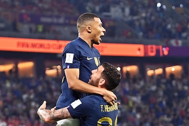 Francia se convierte en el primer equipo que pasa a octavos de final