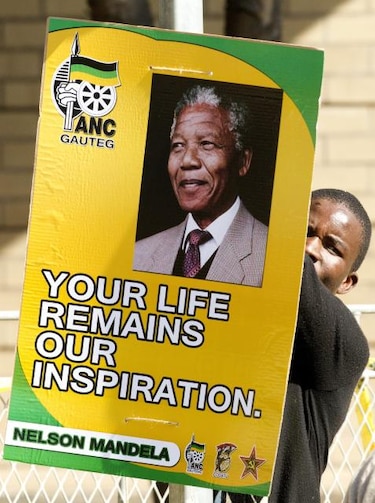 Mandela hace progresos 'notables', dice su hija Zindzi