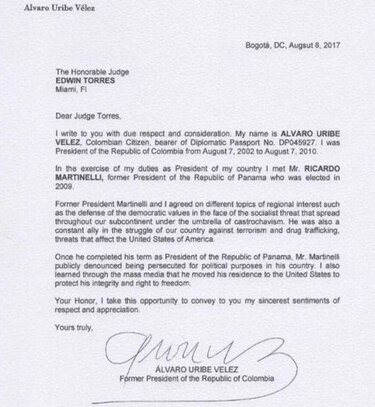 Álvaro Uribe le escribe al juez de Miami, en apoyo a Ricardo Martinelli