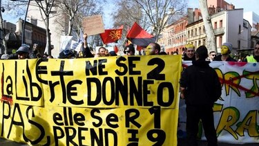 Los 'chalecos amarillos' vuelven a manifestarse en toda Francia