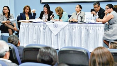 Pacientes y CSS abordan la falta de medicamentos