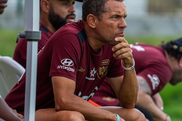 Mike Stump lleva 23 jugadores para el campamento final para el premundial