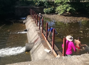 Mida cierra represas en ríos santeños; se almacena agua para el sector ganadero