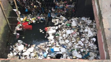 Tras fuertes inundaciones, realizan labores de limpieza en Colón