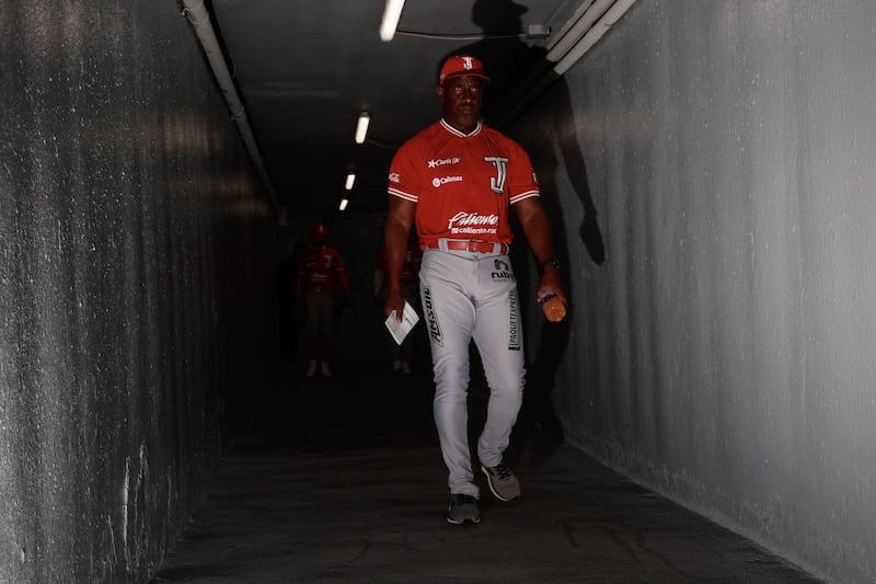 Roberto Kelly lleva a los Toros de Tijuana a la Serie del Rey tras dominar a los Sultanes de Monterrey