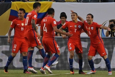 Chile vence 2-0 a Colombia; jugará otra final con Argentina