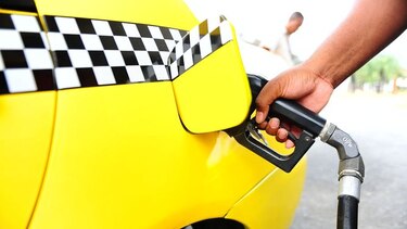 Combustibles registrarán fuerte baja de precios este viernes