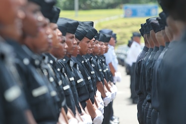 Nuevos comisionados y reglas para ascensos en la Policía Nacional 