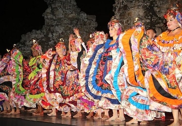 El espectáculo 'Verano histórico' ofrece un viaje por las tradiciones del istmo