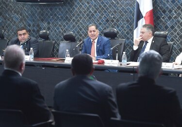 Comisión abre debate sobre los  magistrados 