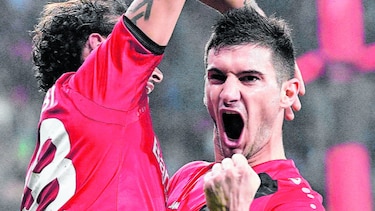 Leverkusen y Dortmund golearon en la Copa