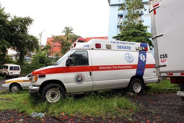 Dos consorcios interesados en alquiler  de ambulancias
