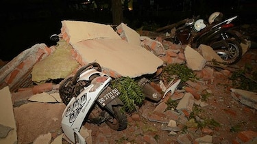 Sismo de magnitud 7.0 en Indonesia deja 82 de muertos