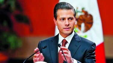 Universidad reconoce plagio de Peña Nieto