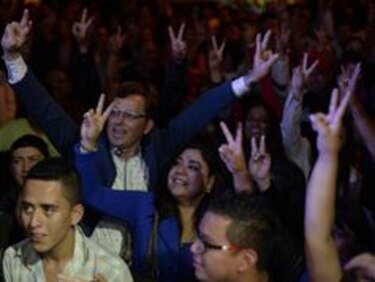 Elección va a segunda vuelta con comediante como favorito