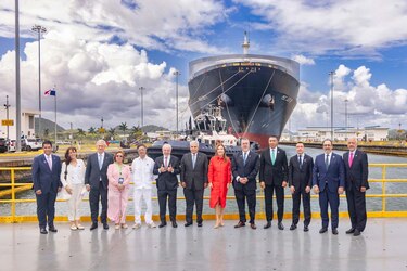 Presidentes de América Latina visitan las esclusas de Cocolí del Canal de Panamá