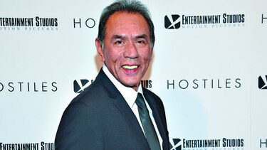 Nativo americano Wes Studi saborea rara invitación