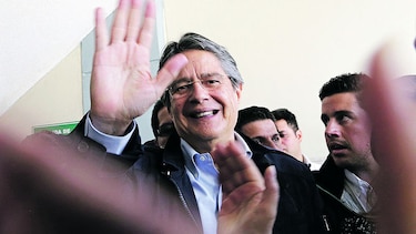 Denuncian campaña sucia en Ecuador