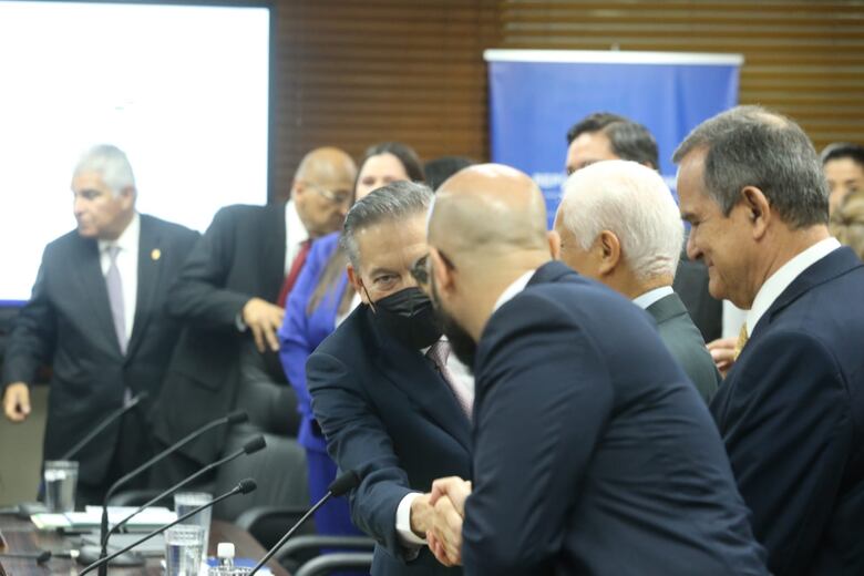 Mulino y Chapman encabezan reunión clave para conocer la realidad económica del país