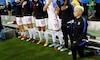 Federación de fútbol de Estados Unidos elimina prohibición de arrodillarse durante el himno