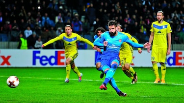 Milan y Arsenal siguen firmes